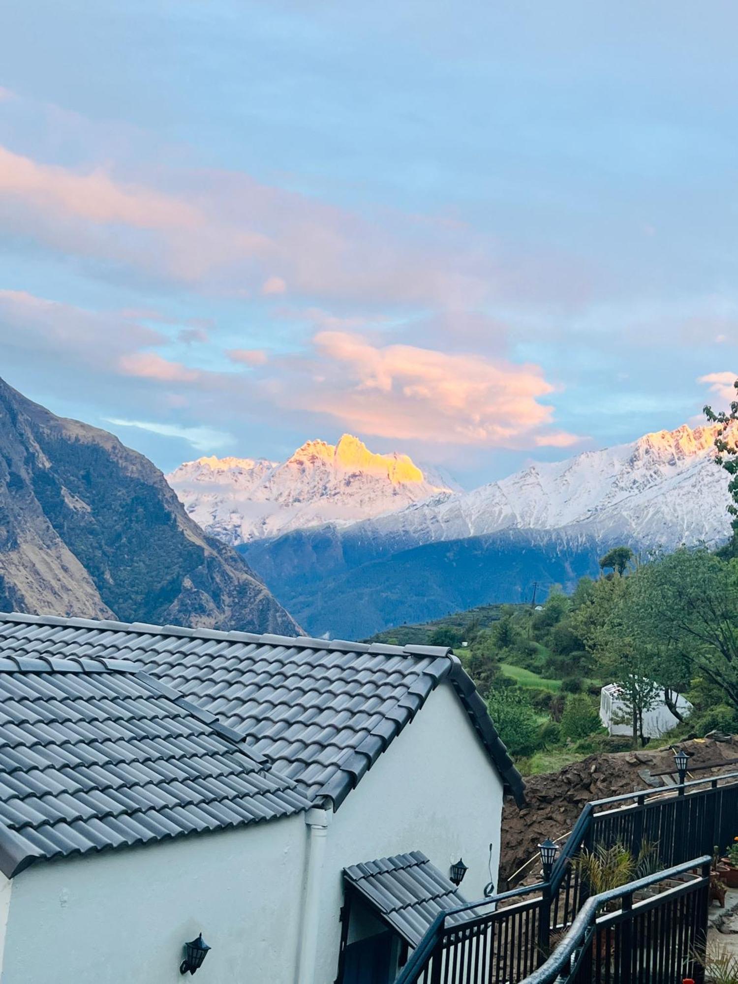 Faraway Cottages, Auli Joshīmath Exterior foto